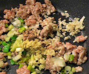 雪菜荸荠炒肉末的做法图解3
