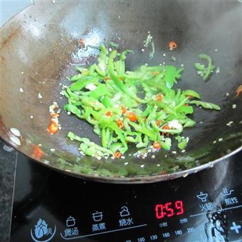 青椒丝炒干虾的做法步骤5