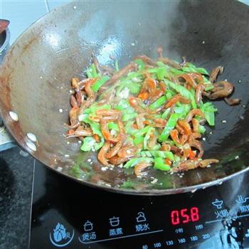 青椒丝炒干虾的做法步骤7