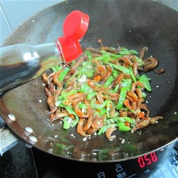 青椒丝炒干虾的做法步骤8