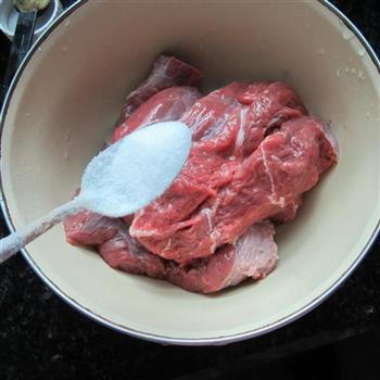 酱烤腊牛肉的做法步骤3