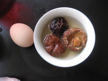 香菇蒸蛋的做法步骤1