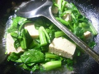 冻豆腐煮油菜蕻的做法图解6