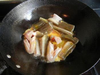 秀珍菇炖海鲶鱼的做法图解5