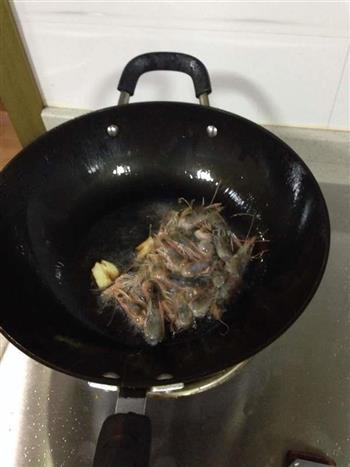 蒜蓉粉丝蒸虾的做法步骤3