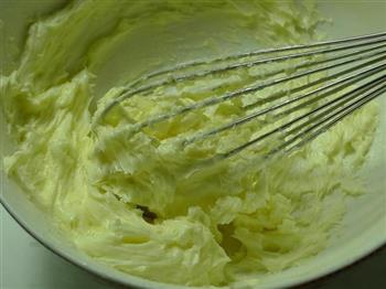 奶油霜裱花生日蛋糕的做法图解11