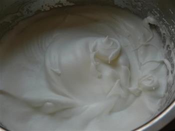 奶油霜裱花生日蛋糕的做法步骤3