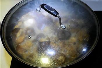 白菜香菇烧鸡块的做法步骤11