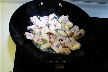 白菜香菇烧鸡块的做法图解6