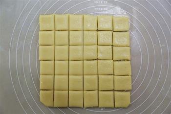 牛奶方块小饼干的做法图解9