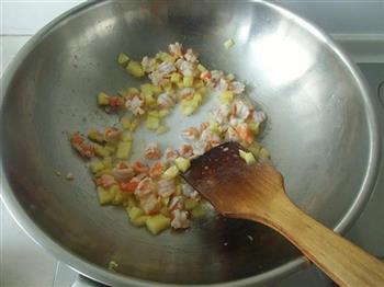 虾仁菠萝炒饭的做法步骤9