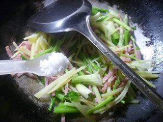 培根芹菜炒土豆的做法步骤8