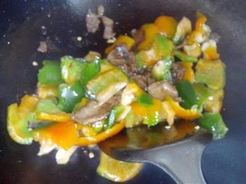 青椒炒肉的做法步骤6