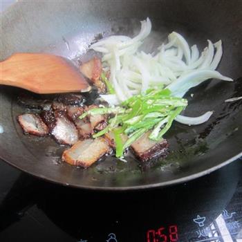 青椒白菜梗子炒腊肉的做法图解4