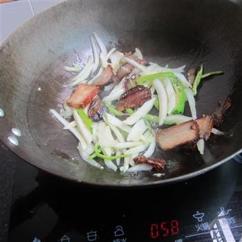 青椒白菜梗子炒腊肉的做法图解5