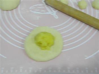 椰蓉奶黄馅花脸熊面包的做法步骤8
