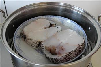 清蒸银鳕鱼的做法步骤3