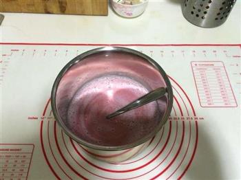 草莓冰激凌的做法图解2