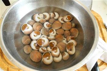 水煮香螺的做法步骤1
