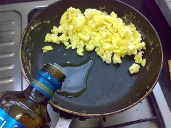 蒜叶香葱炒鸡蛋的做法步骤3