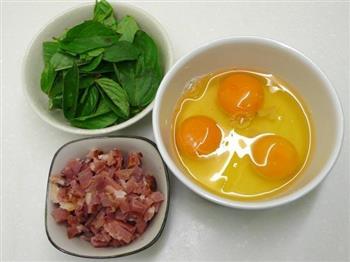 香草腊肉炒蛋的做法步骤1