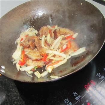 咸萝卜大蒜炒东坡肉的做法步骤7