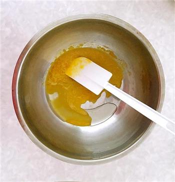 蛋黄奶香小馒头的做法图解4