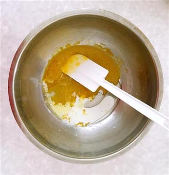 蛋黄奶香小馒头的做法步骤5