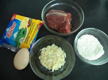 炸牛肉杏仁的做法步骤1