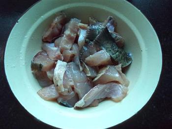 荷香红米鱼的做法图解1