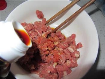 豌豆炒牛肉粒的做法图解6