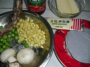 菜汁饺子皮匹萨的做法步骤1