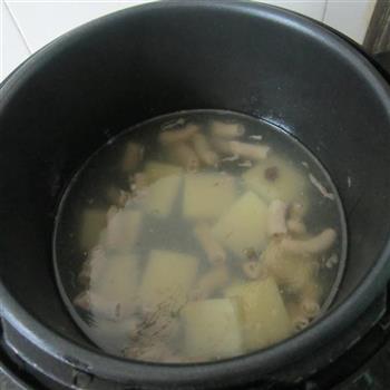 米豆腐小肠汤的做法步骤10
