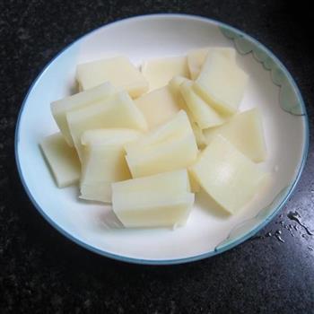 米豆腐小肠汤的做法步骤7