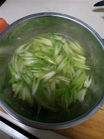 芹菜拌花生米的做法步骤8