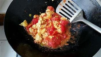 西红柿炒鸡蛋盖饭的做法步骤6