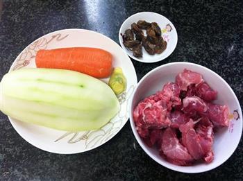 木瓜蚝干猪尾骨汤的做法步骤1