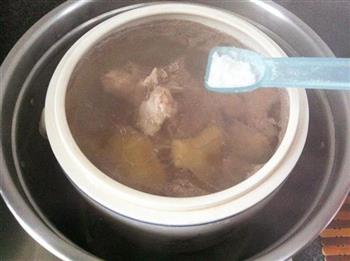 清炖土猪大骨汤的做法步骤5