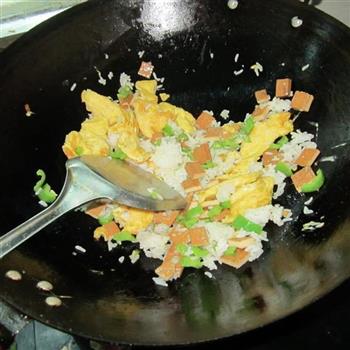 鸡蛋豆腐丁炒饭的做法图解12