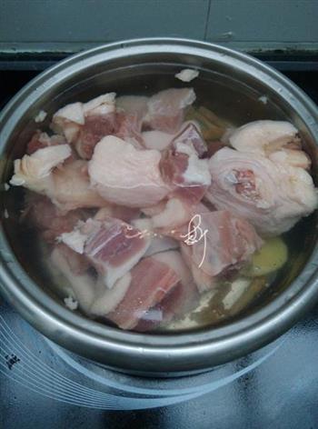 沙参玉竹煲鸭汤的做法步骤3