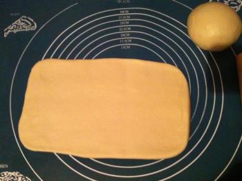 枣泥辫子面包的做法步骤4