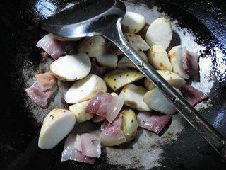 咸肉油菜蕻煮香芋的做法图解2