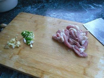 肉炒豆角丝的做法步骤2