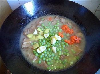 豌豆焖排骨的做法步骤5