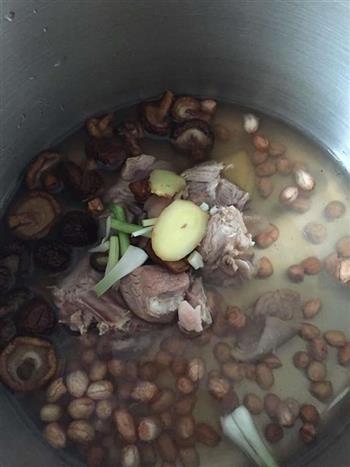 花生香菇羊肉汤的做法图解6