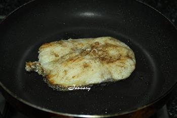 黄油香煎银鳕鱼的做法步骤5