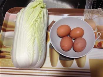 荷包蛋烧大白菜的做法步骤1