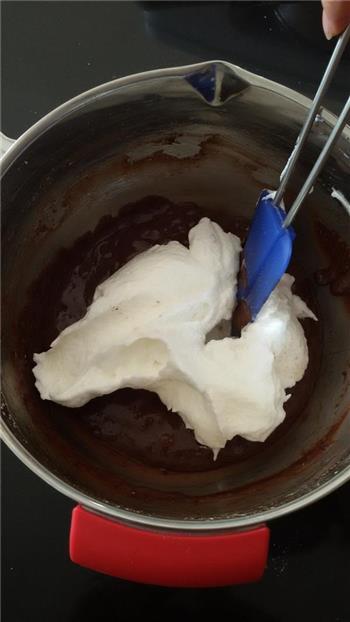 巧克力奶油杯子蛋糕的做法步骤11