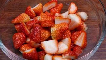 草莓蓝莓果酱的做法步骤1