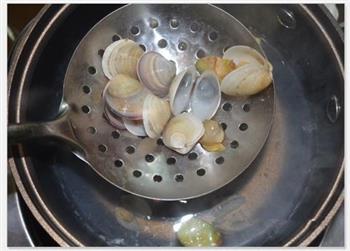 蛤蜊蒸蛋的做法步骤2